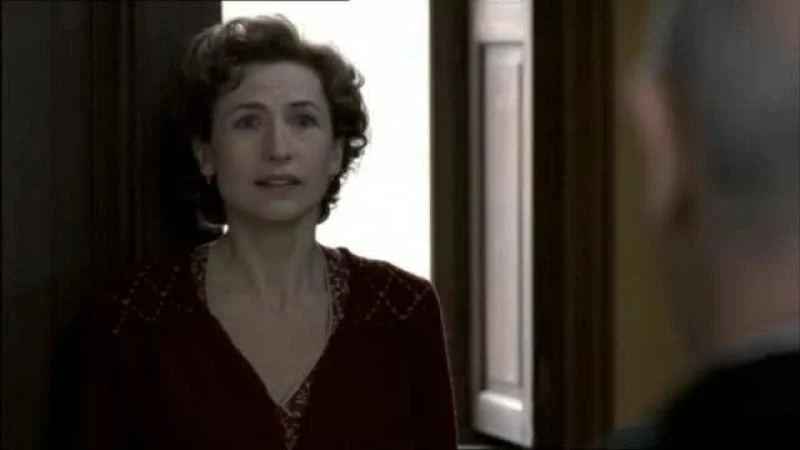 Кадры из сериала Убийства на семейном вечере (2006)